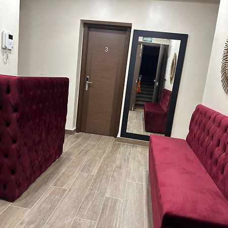 Hostal “ Infantas” Madryt Zewnętrze zdjęcie