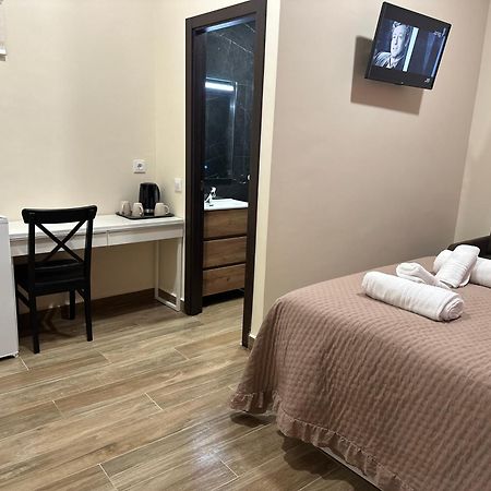 Hostal “ Infantas” Madryt Zewnętrze zdjęcie
