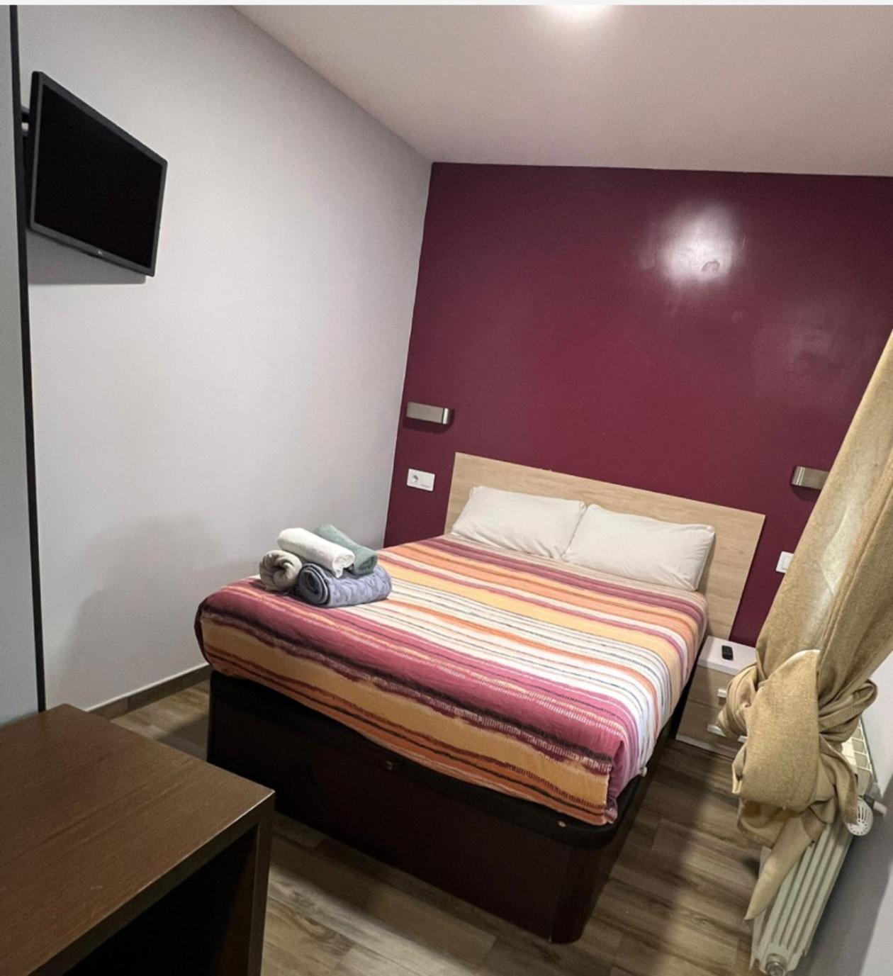 Hostal “ Infantas” Madryt Zewnętrze zdjęcie