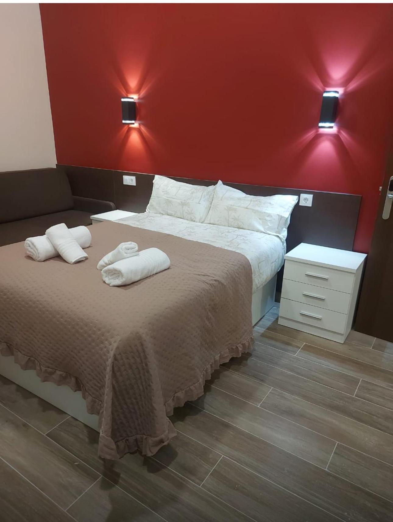 Hostal “ Infantas” Madryt Zewnętrze zdjęcie