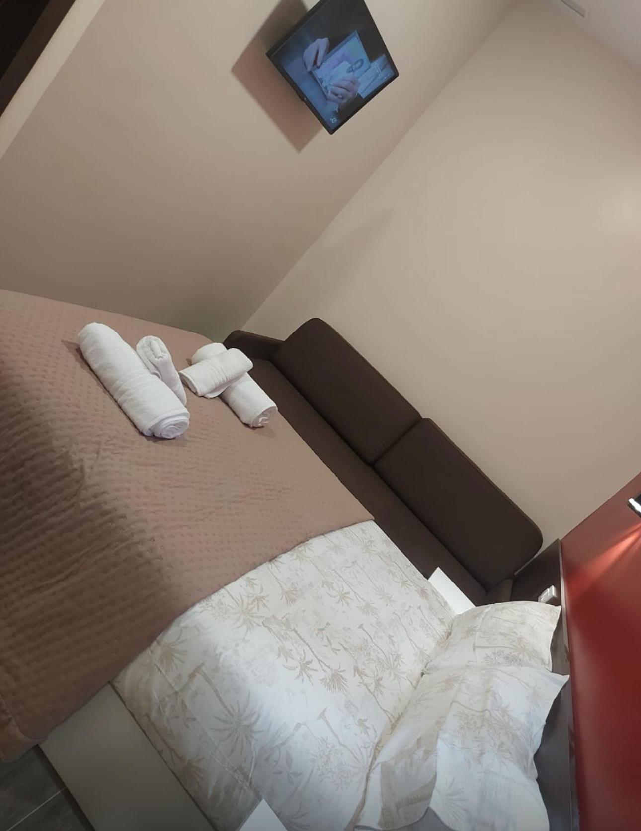 Hostal “ Infantas” Madryt Zewnętrze zdjęcie