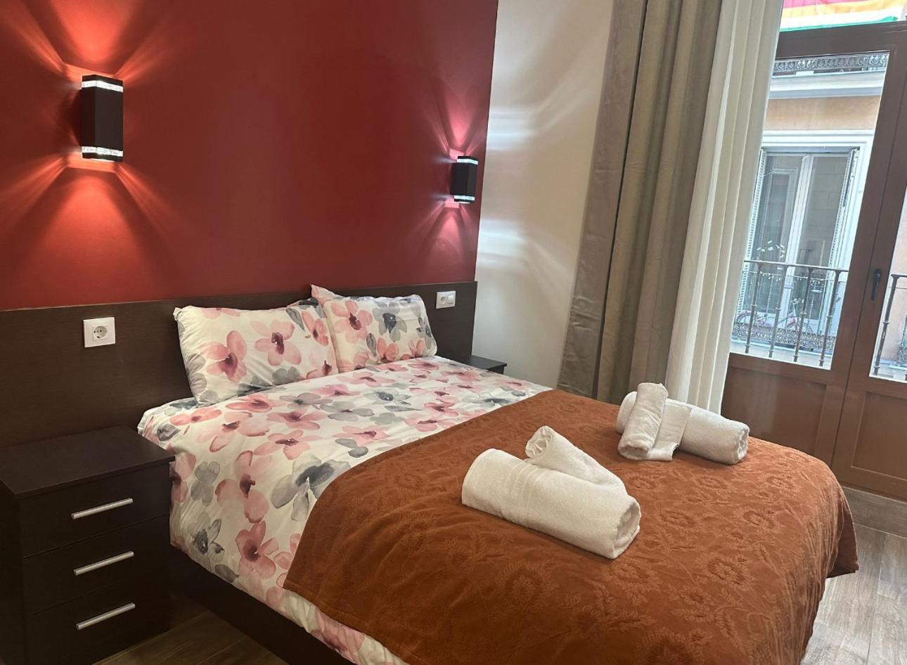 Hostal “ Infantas” Madryt Zewnętrze zdjęcie