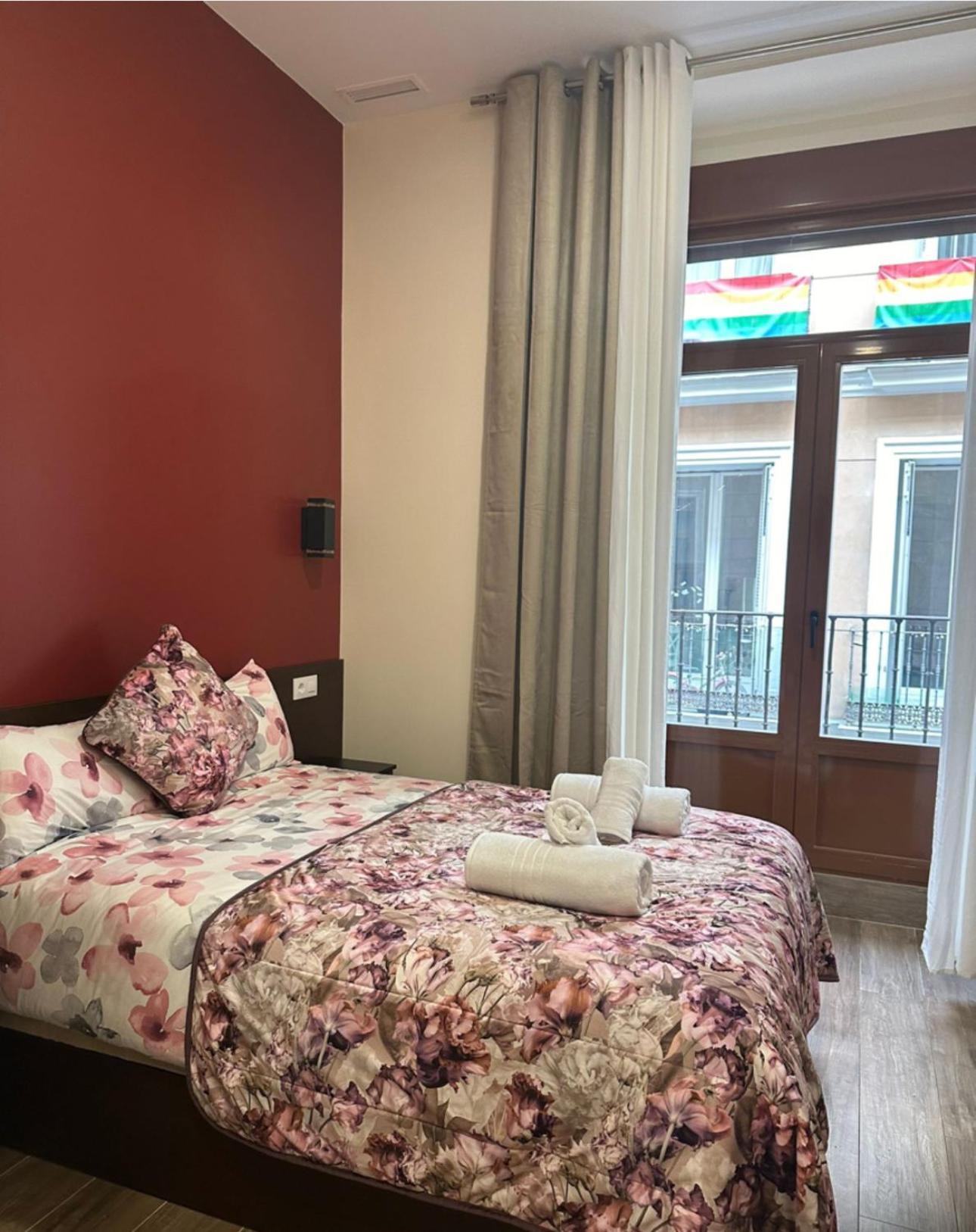 Hostal “ Infantas” Madryt Zewnętrze zdjęcie
